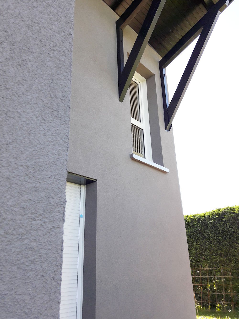 Préparation de maçonnerie et traitement de fissures de façade près de Roanne