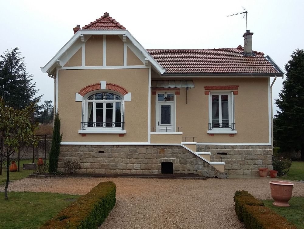 Ravalement achevé d’une maison individuelle dans la Loire par FCA